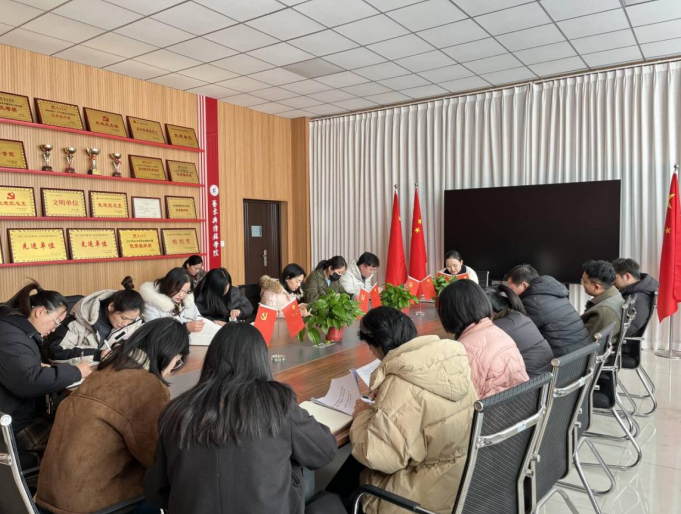 艺术与传媒学院以专题研讨凝聚共识，以文化交流赋能教改新篇章