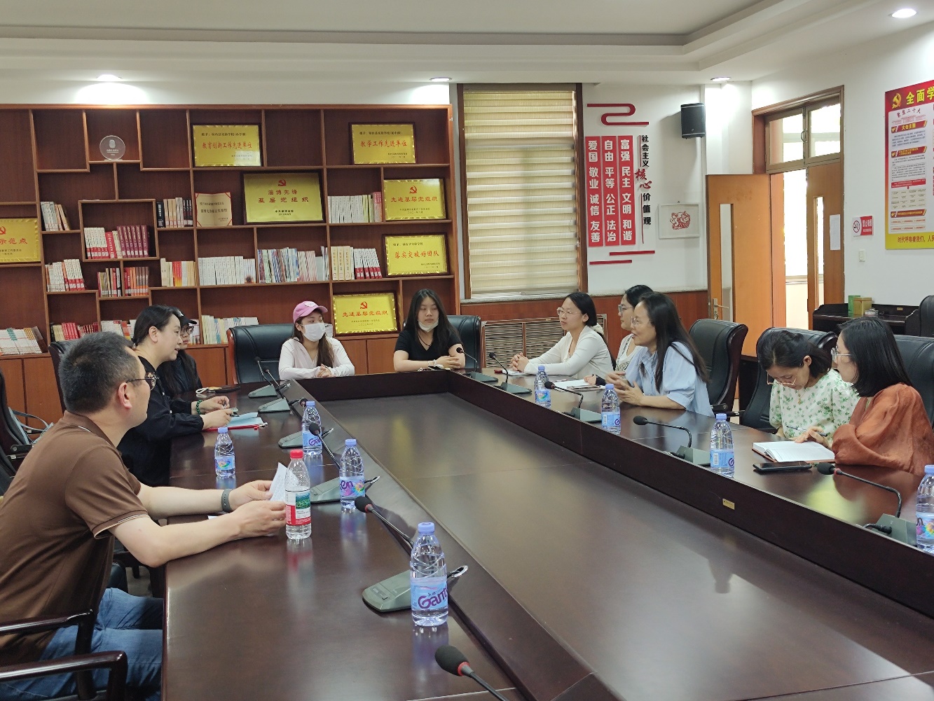 温暖沁润支教路 学院赴实习点看望学生并组织文化艺术交流活动